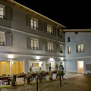 Di Hotel