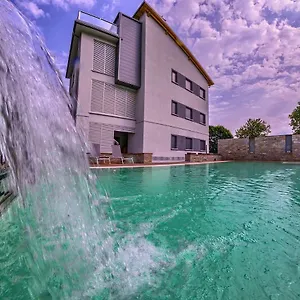 Rainbow Aparthotel