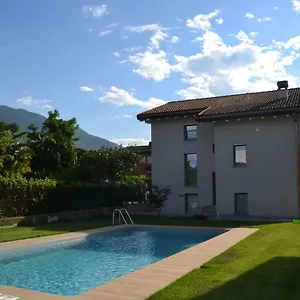 Lido 3 Pool, 30m From The Lake, Pet Friendly Apartment